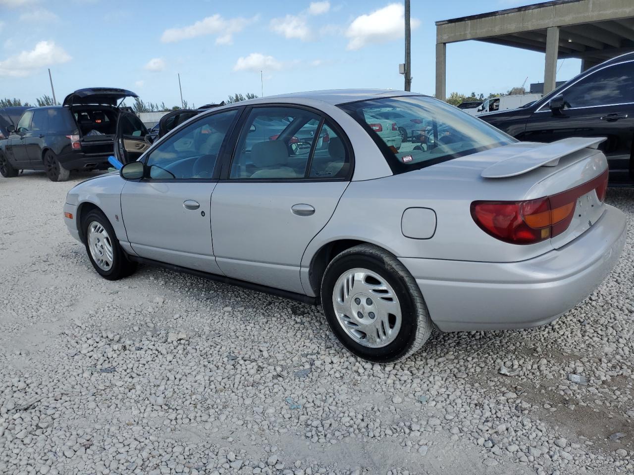 2000 Saturn SL - Image 2