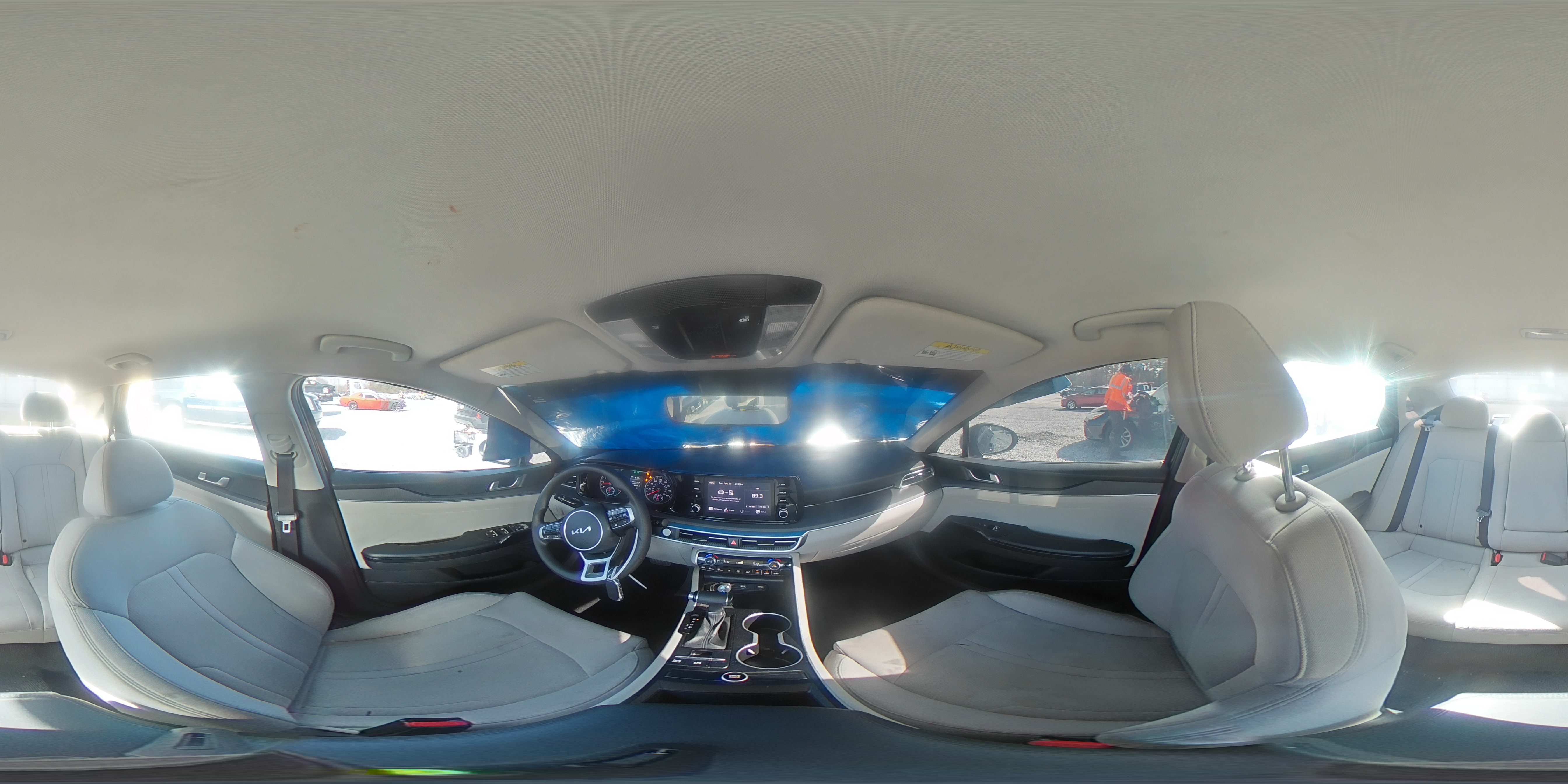 2022 Kia K5 - Image 15