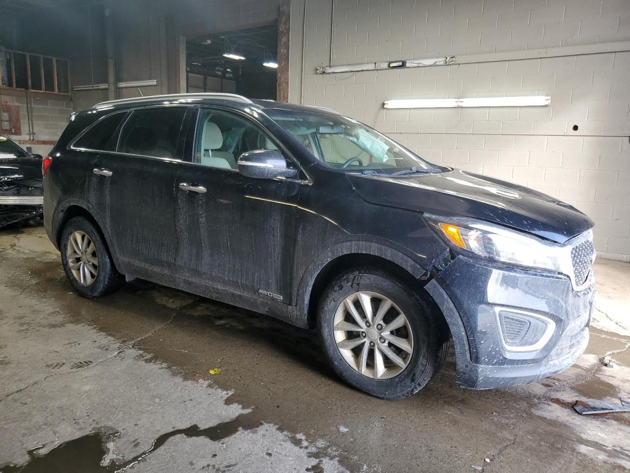 2016 Kia Sorento - Image 4
