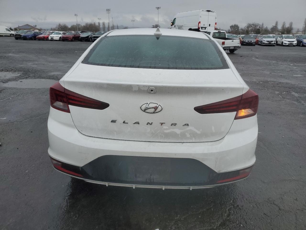 2019 Hyundai Elantra - Image 6