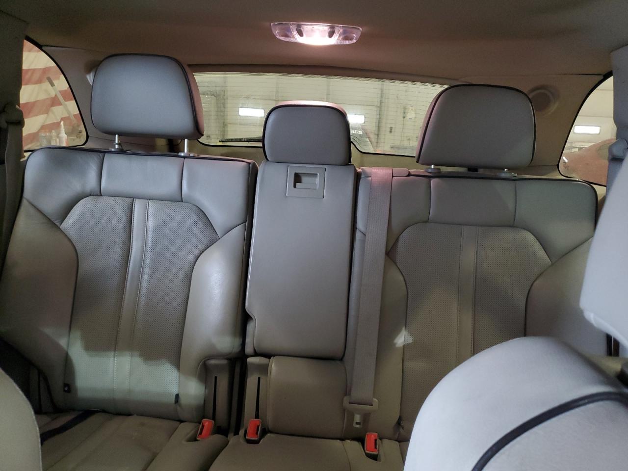 2011 Lincoln MKX - Image 10