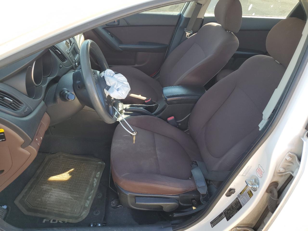 2011 Kia Forte - Image 7
