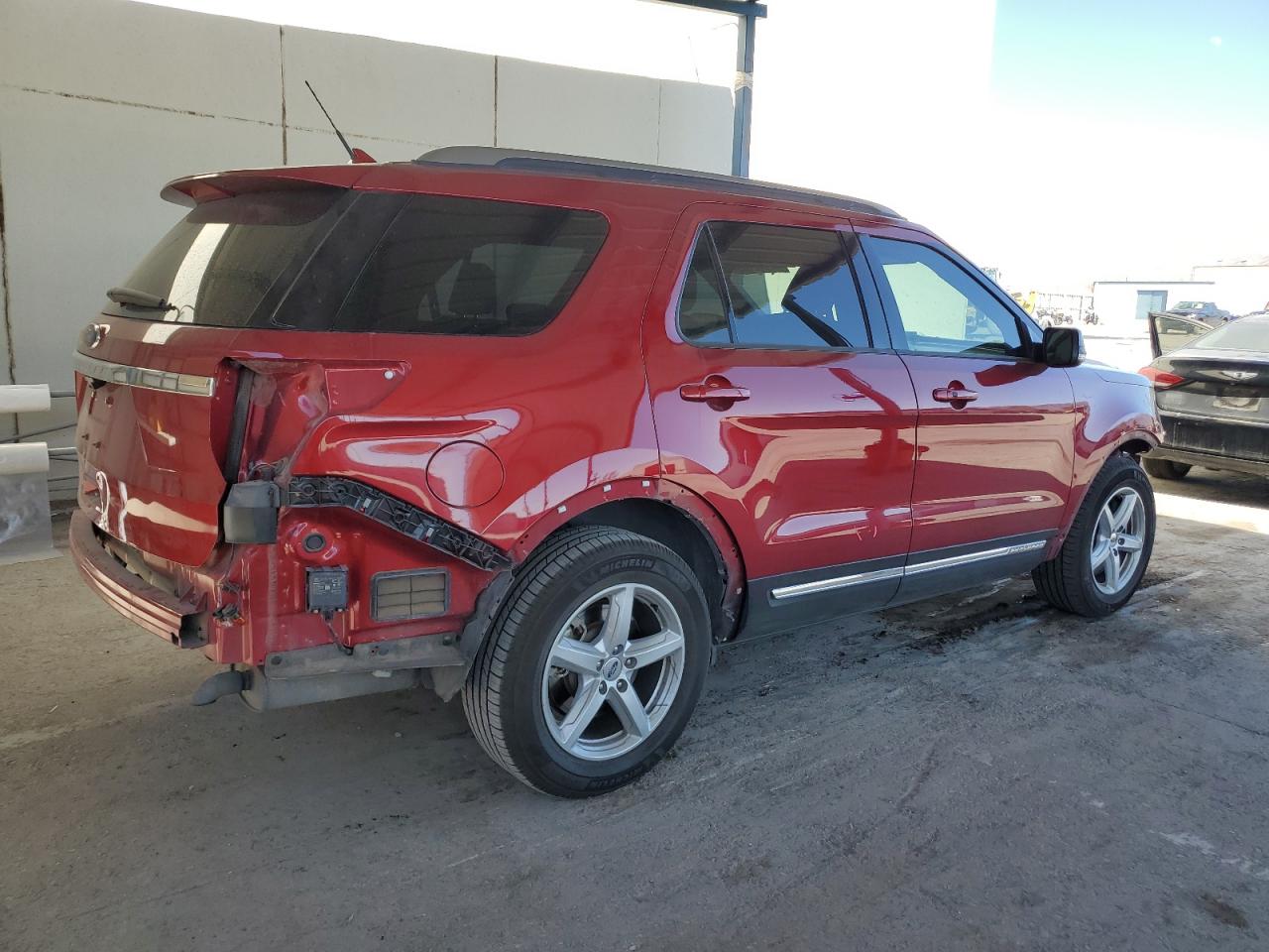 2019 Ford Explorer - Image 3