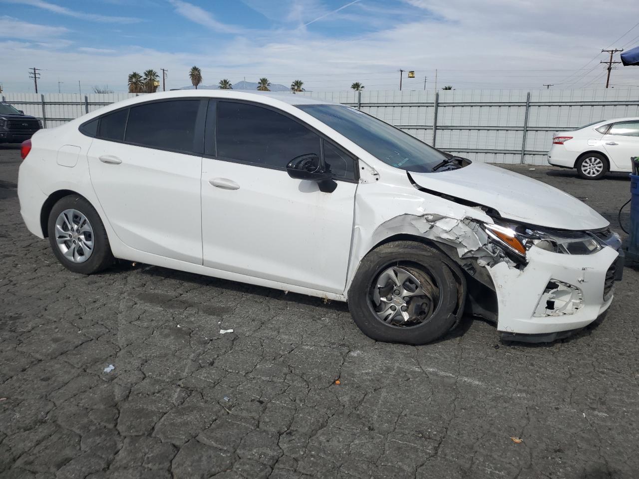 2019 Chevrolet Cruze - Image 4