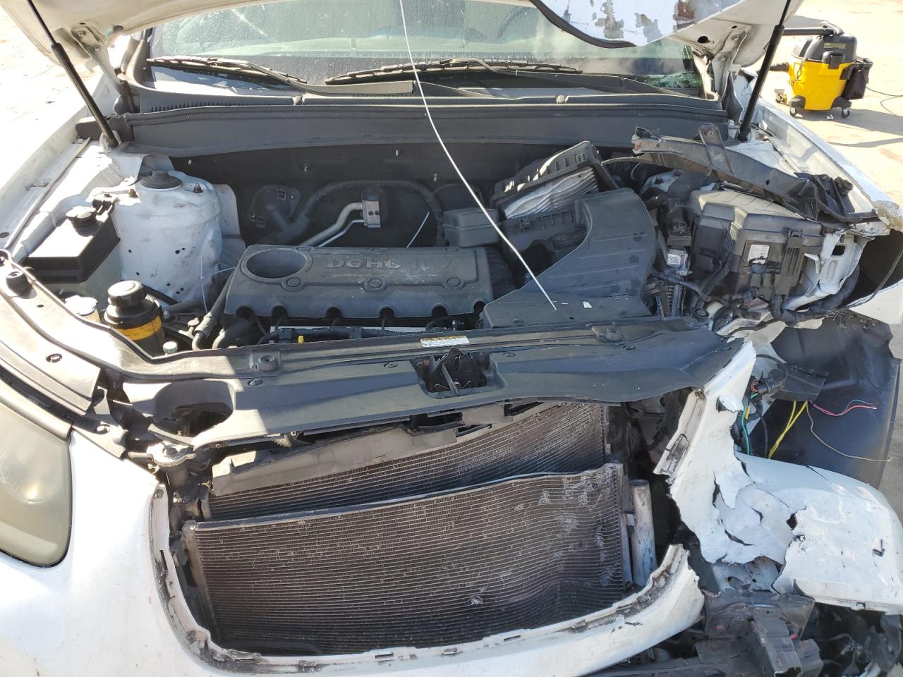 2012 Hyundai Santa Fe - Image 13