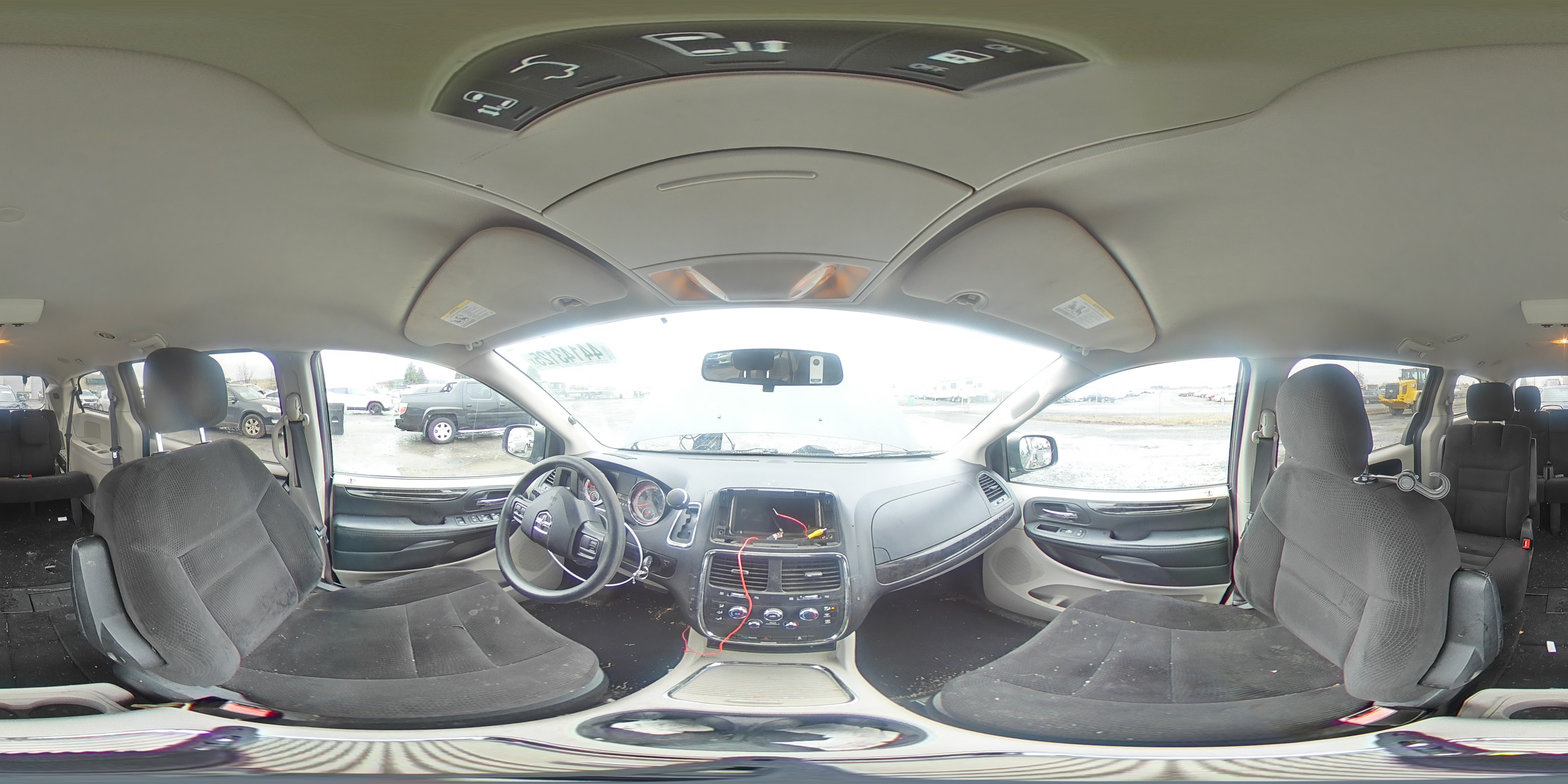 2015 Dodge Caravan - Image 14
