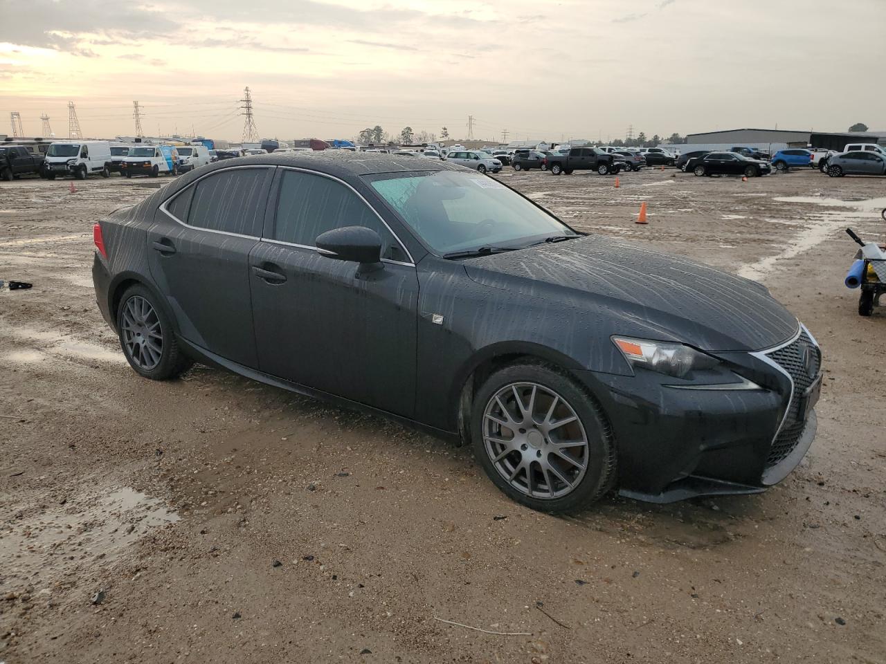 2016 Lexus IS - Image 4