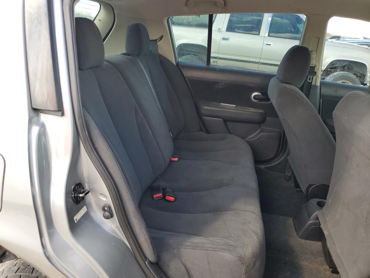 2012 Nissan Versa - Image 10