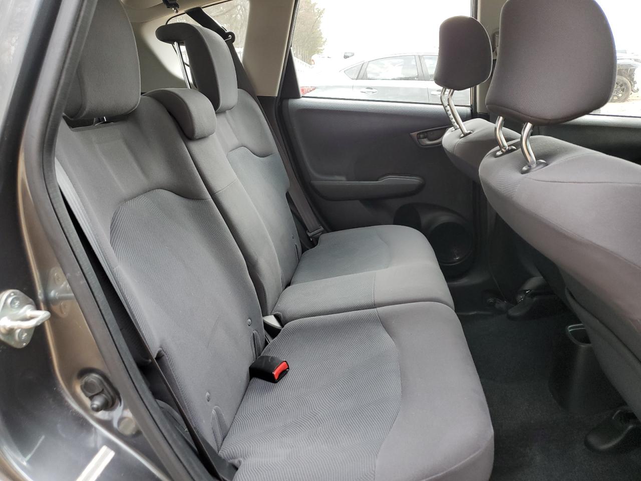 2013 Honda Fit - Image 11