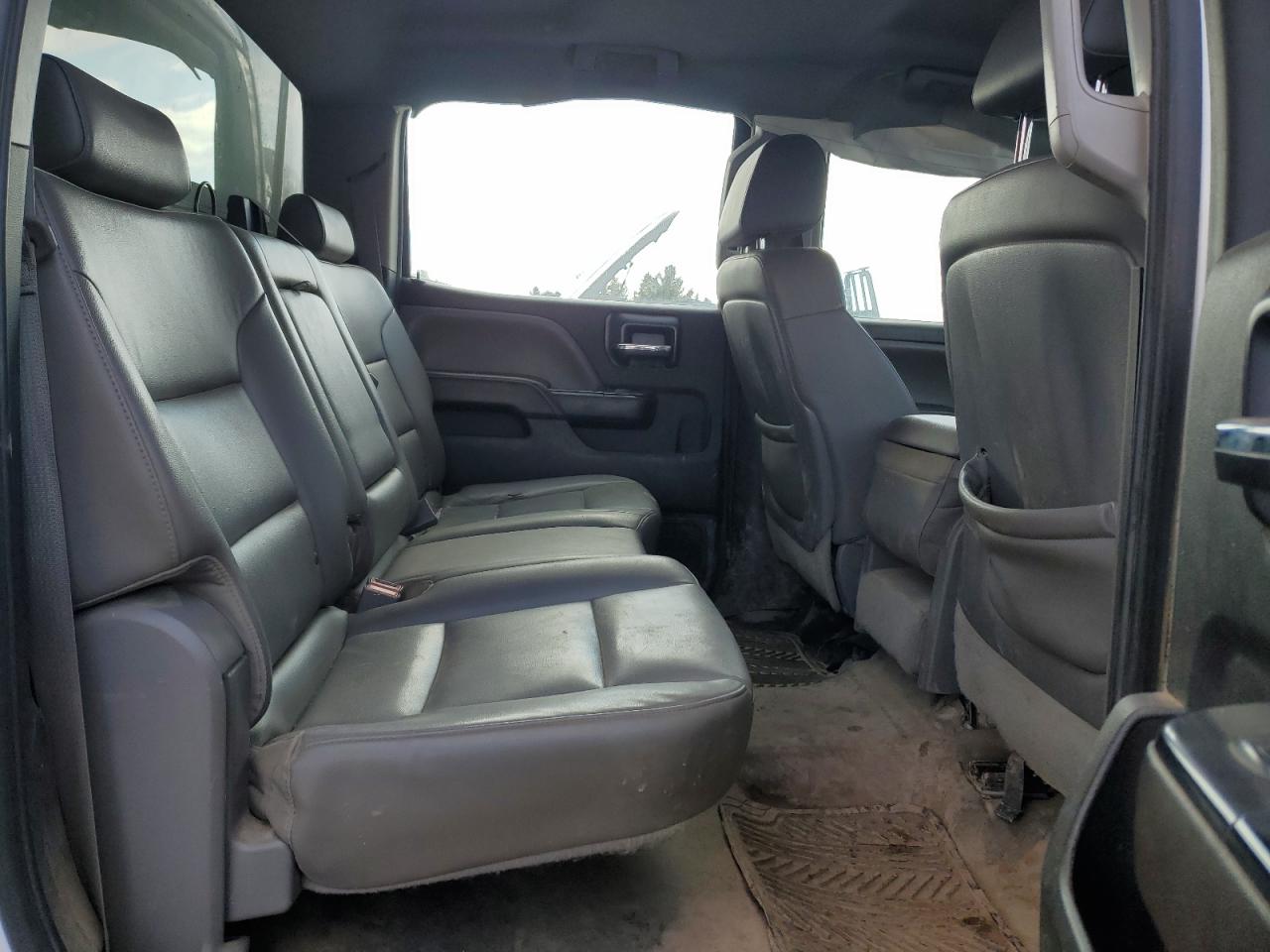 2015 Chevrolet Silverado - Image 10