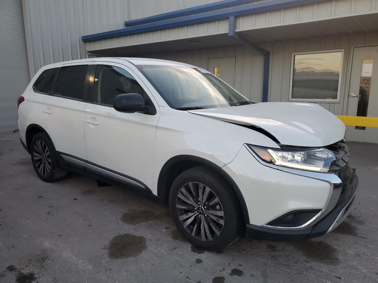 2019 Mitsubishi Outlander - Image 4