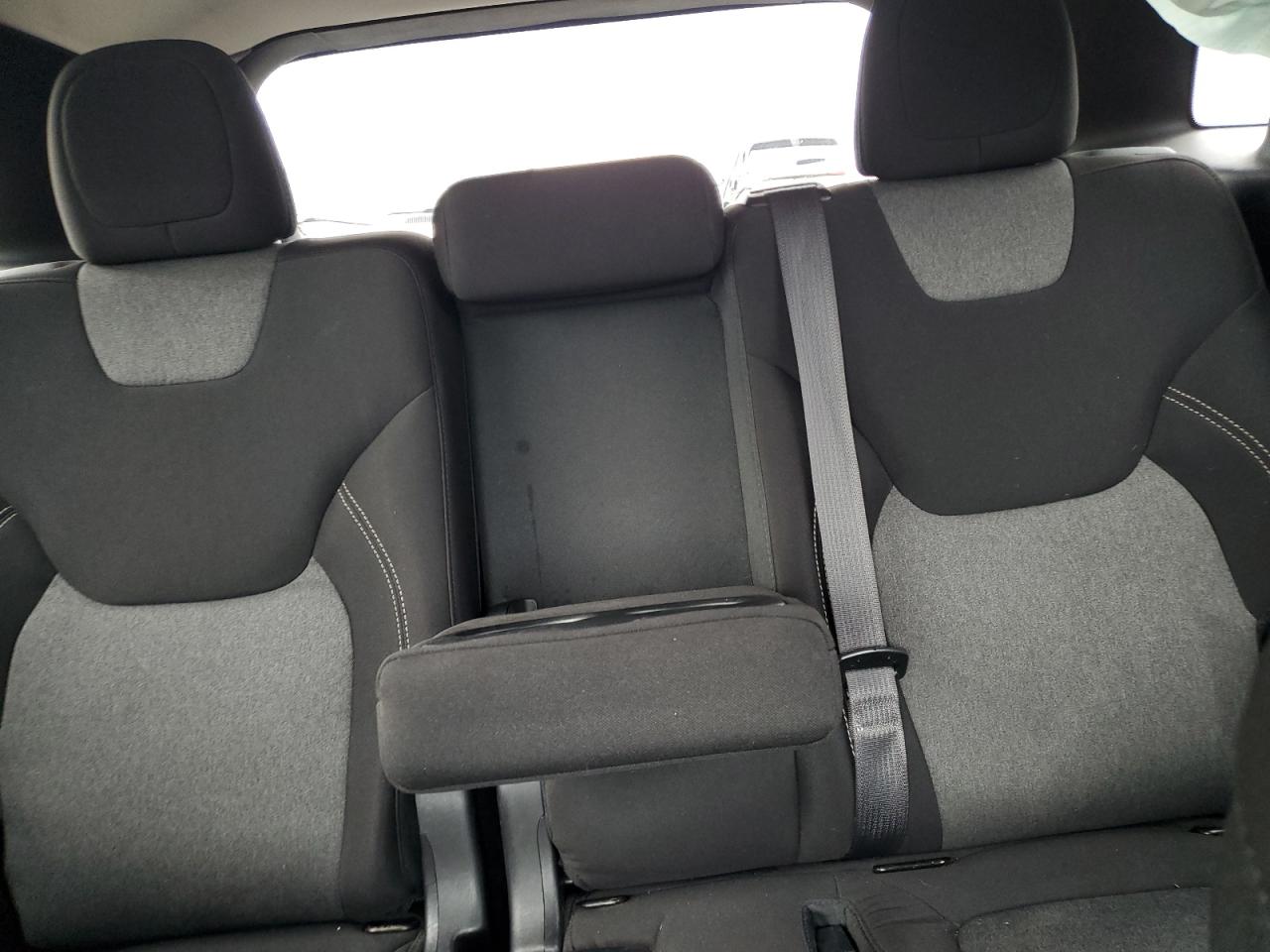 2014 Jeep Grand Cherokee - Image 10