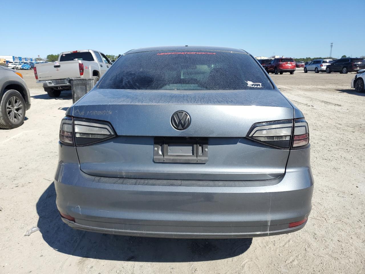 2017 Volkswagen Jetta - Image 6