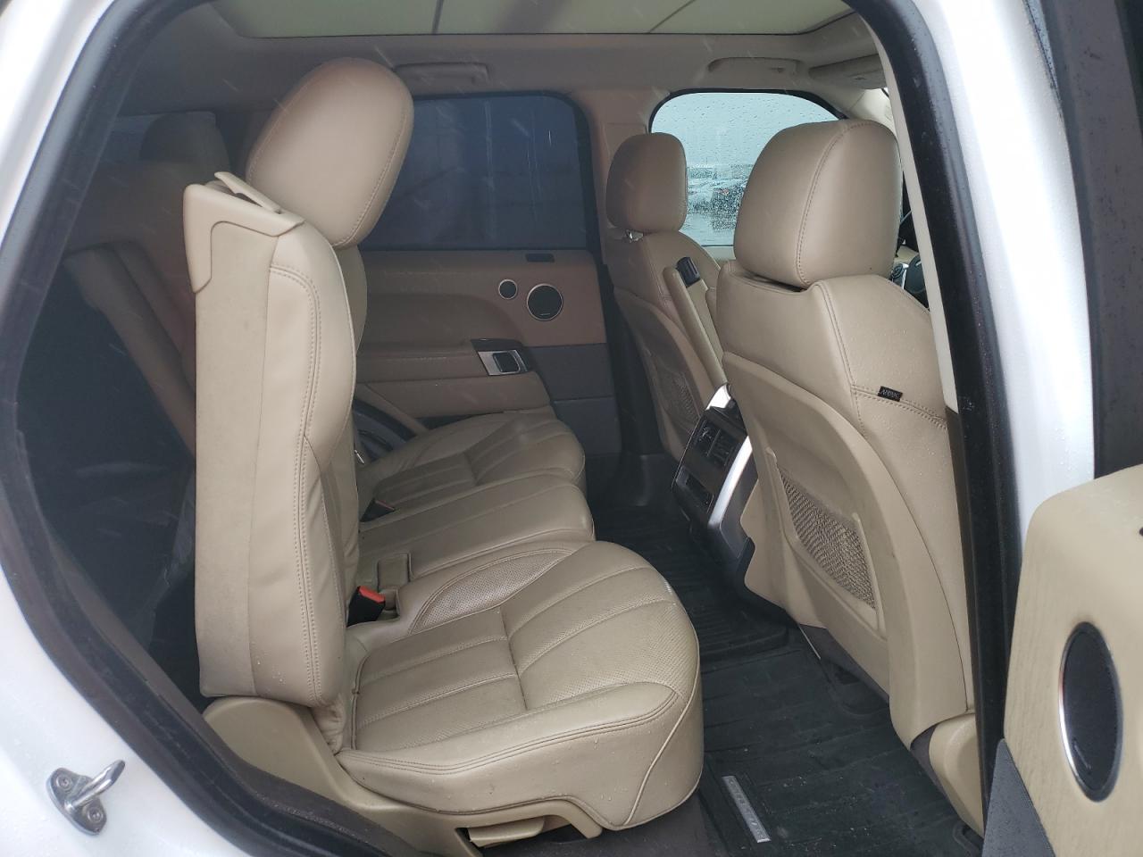 2016 Land Rover Range Rover - Image 11