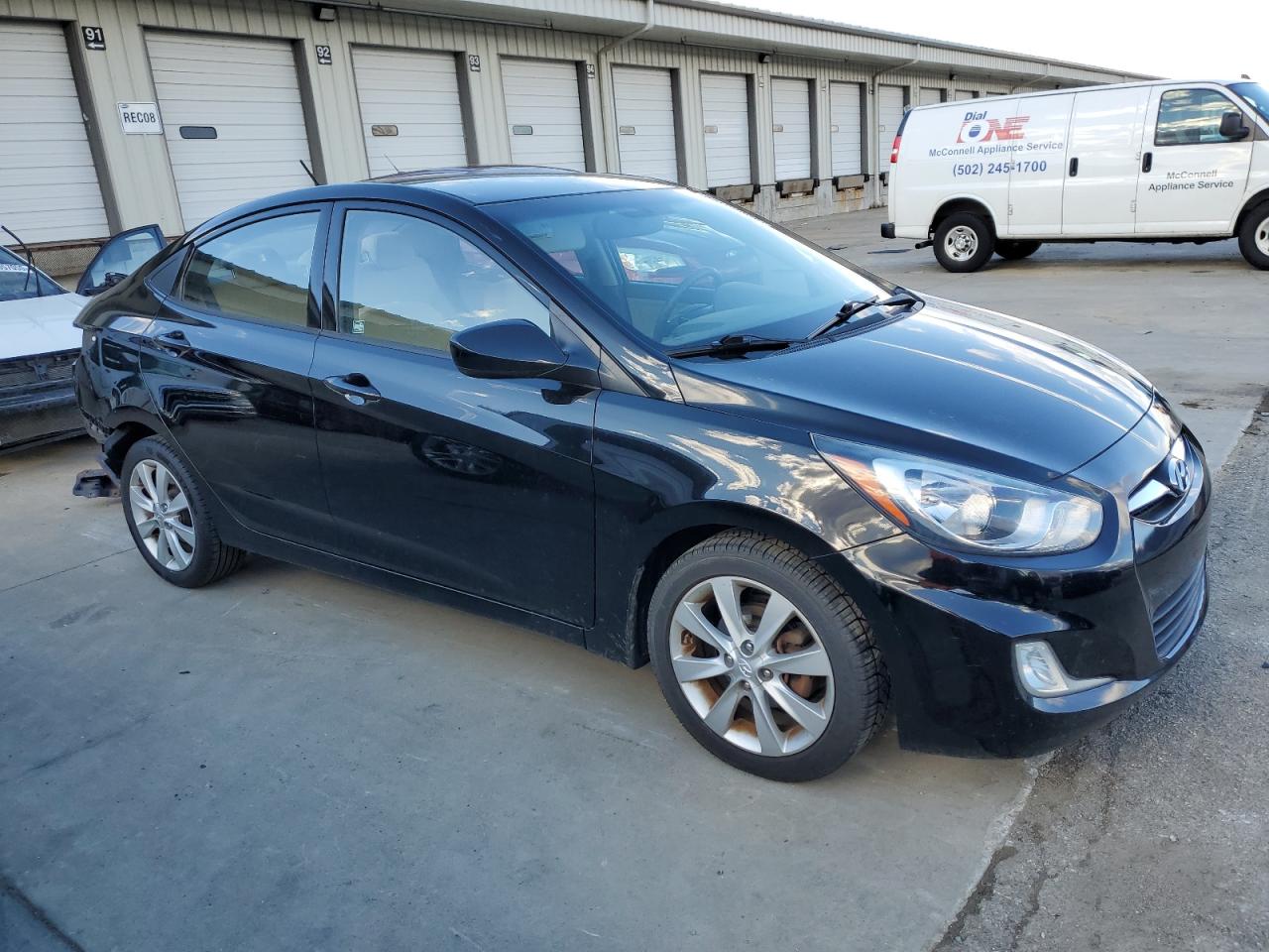 2013 Hyundai Accent - Image 4