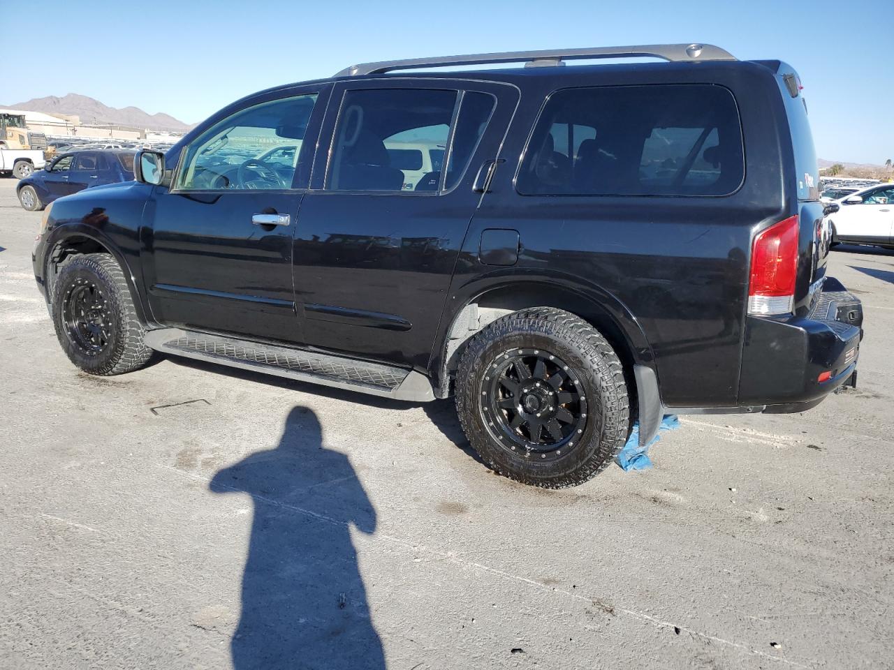 2015 Nissan Armada - Image 2