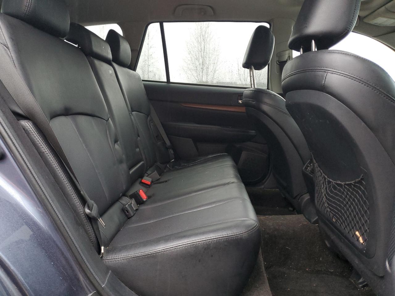 2013 Subaru Outback - Image 11