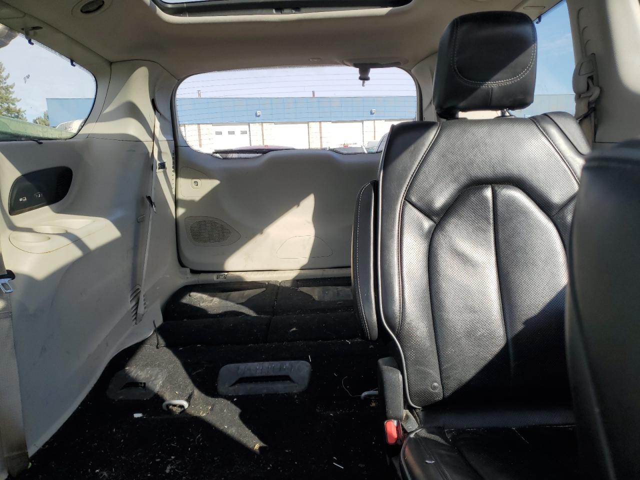 2018 Chrysler Pacifica - Image 10