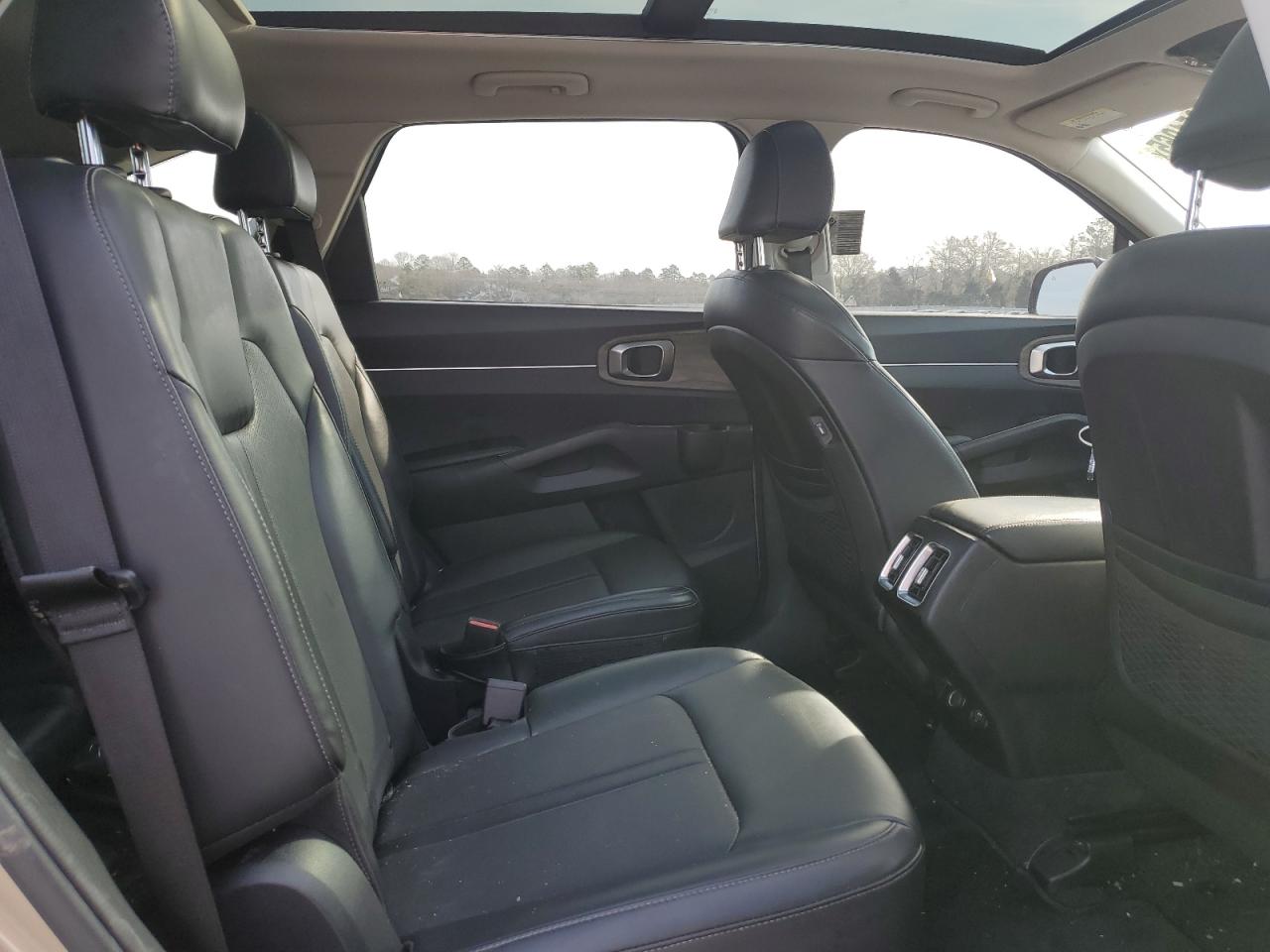 2021 Kia Sorento - Image 11