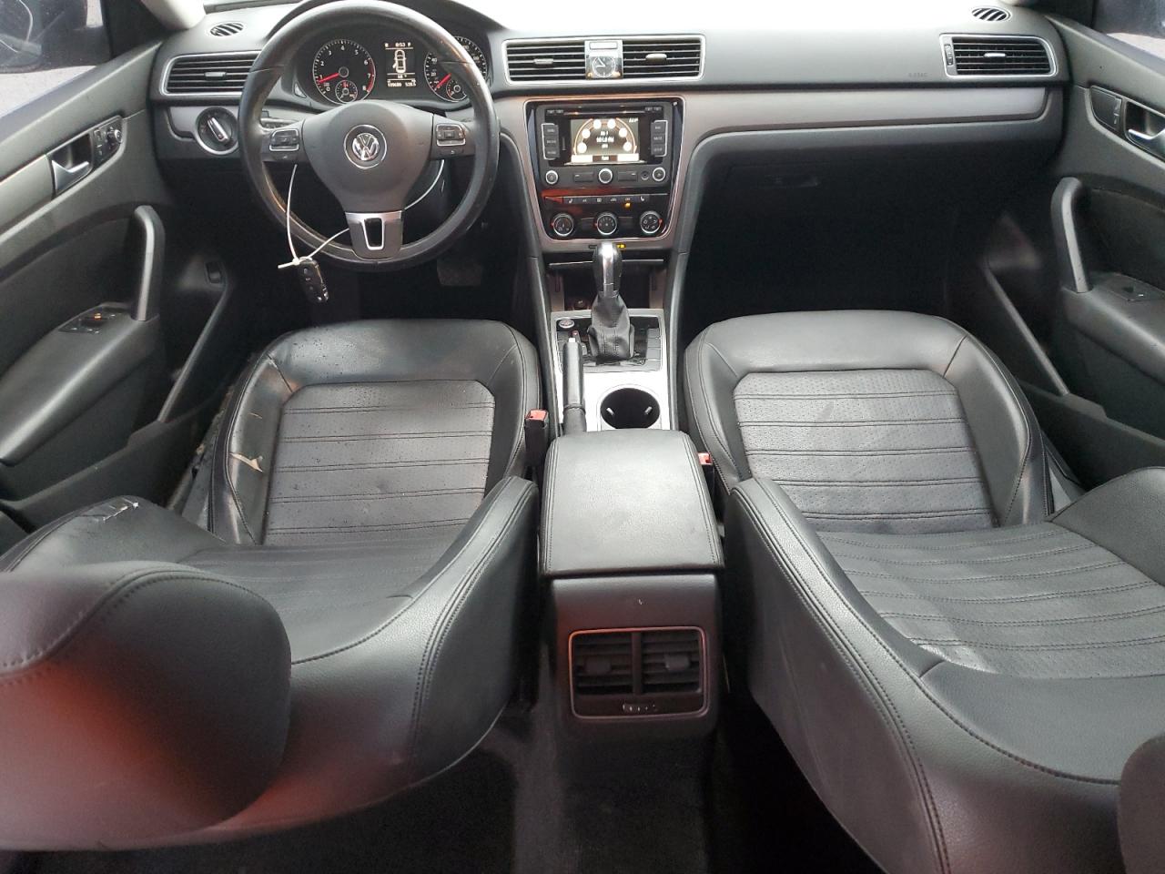 2015 Volkswagen Passat - Image 8