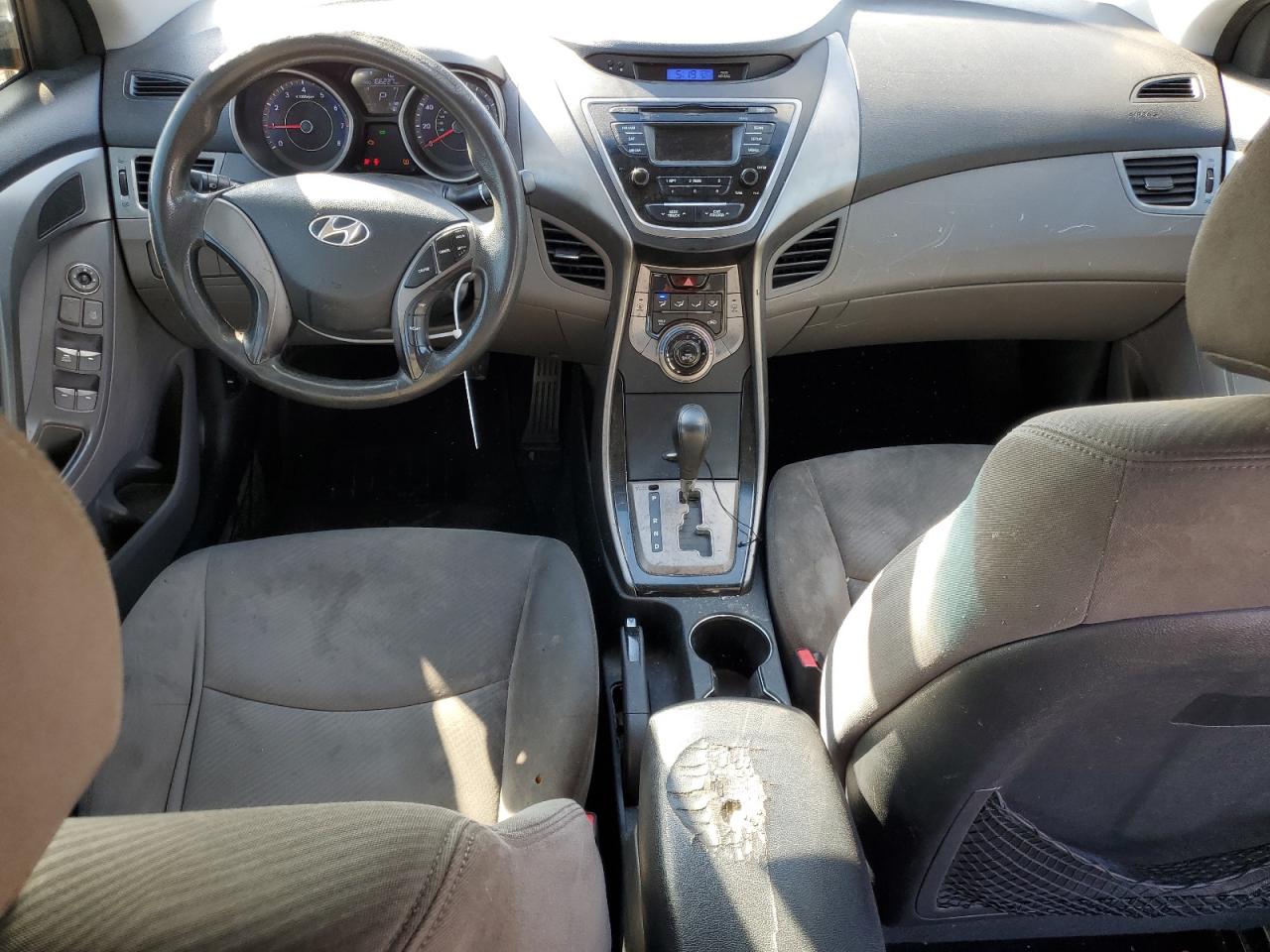 2013 Hyundai Elantra - Image 8