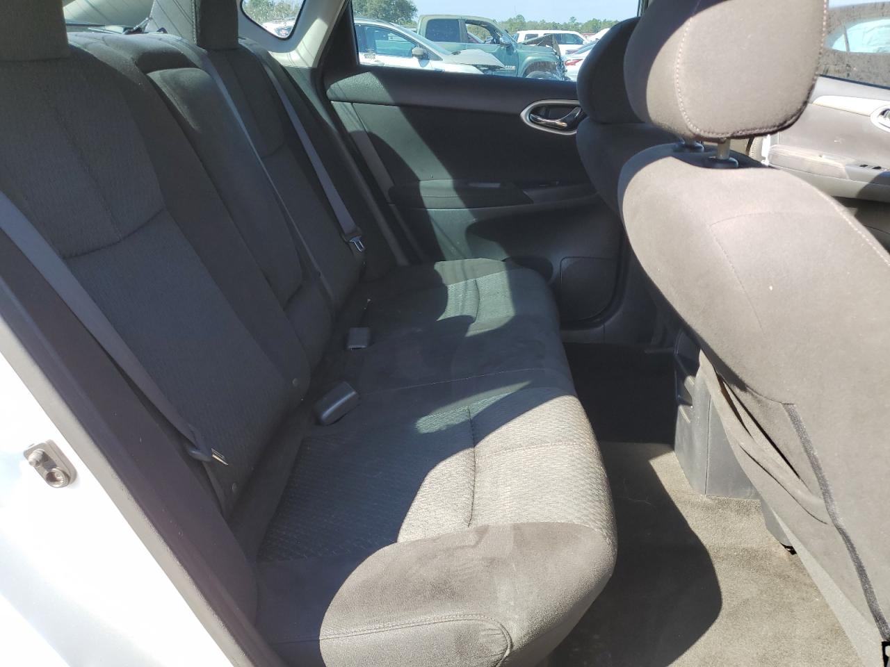 2013 Nissan Sentra - Image 10