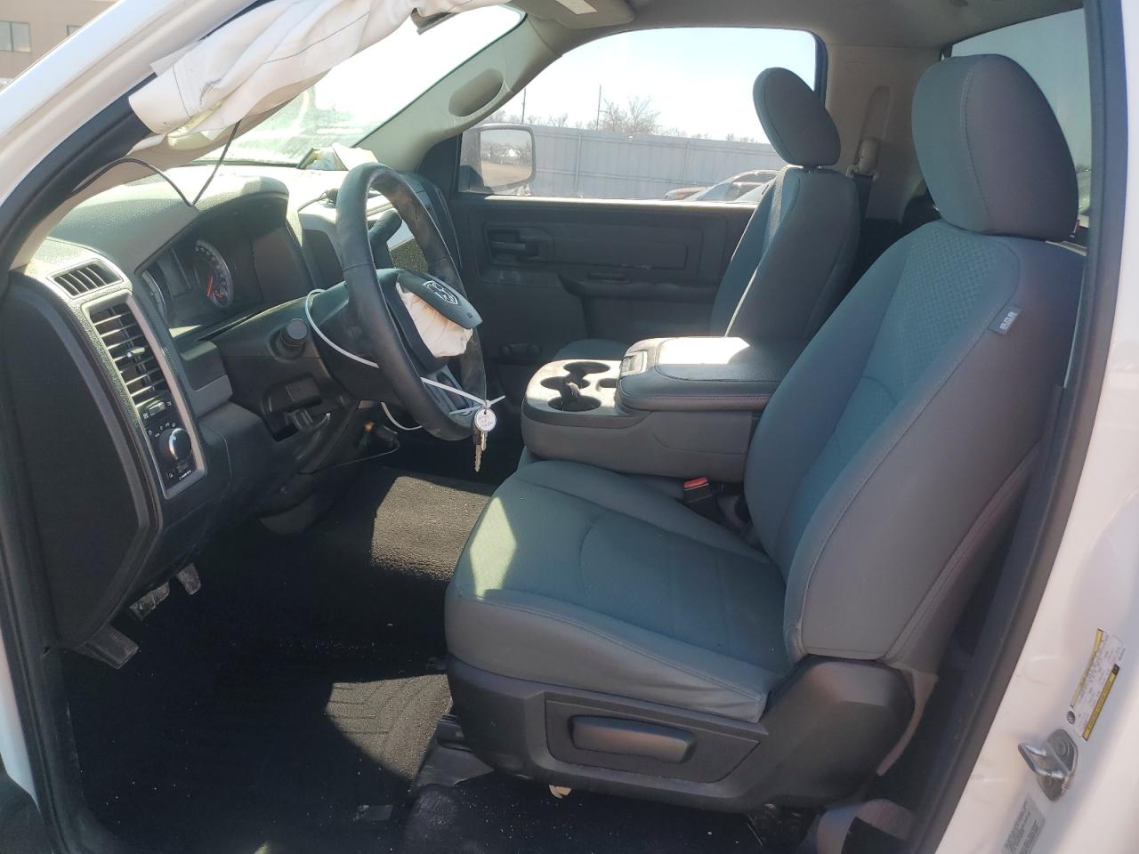 2016 RAM 1500 - Image 7