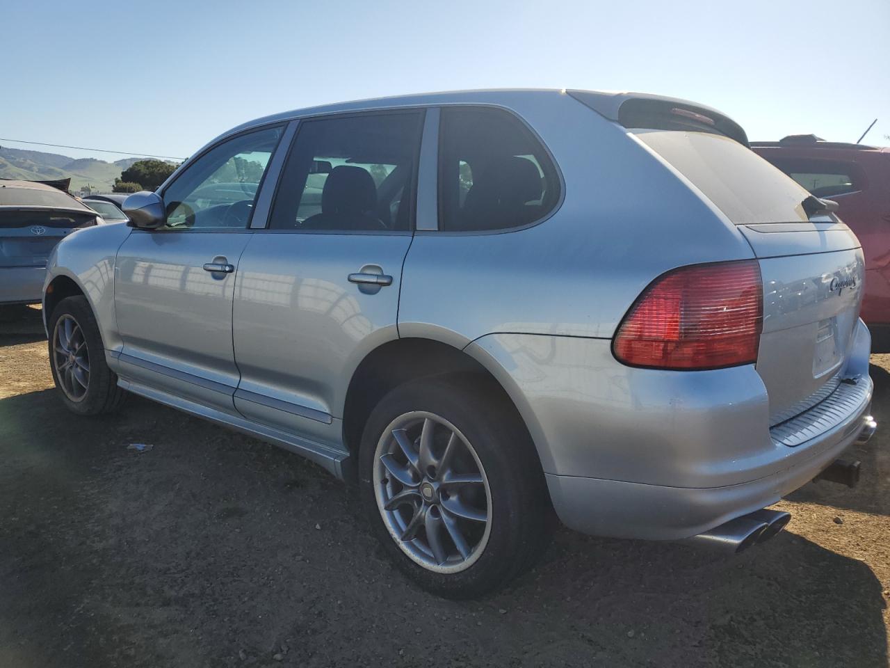 2006 Porsche Cayenne - Image 2