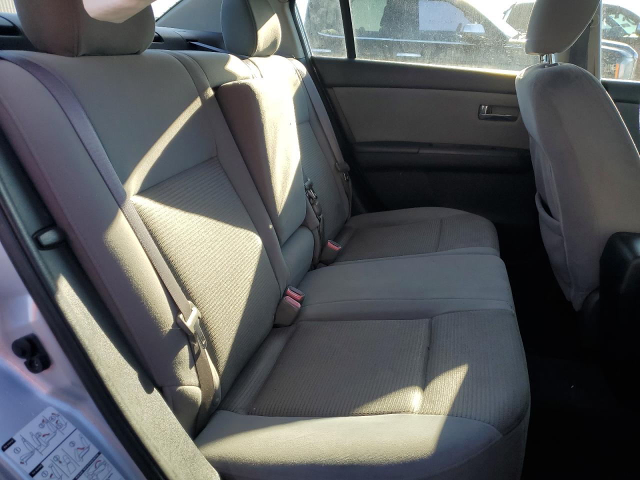2010 Nissan Sentra - Image 10