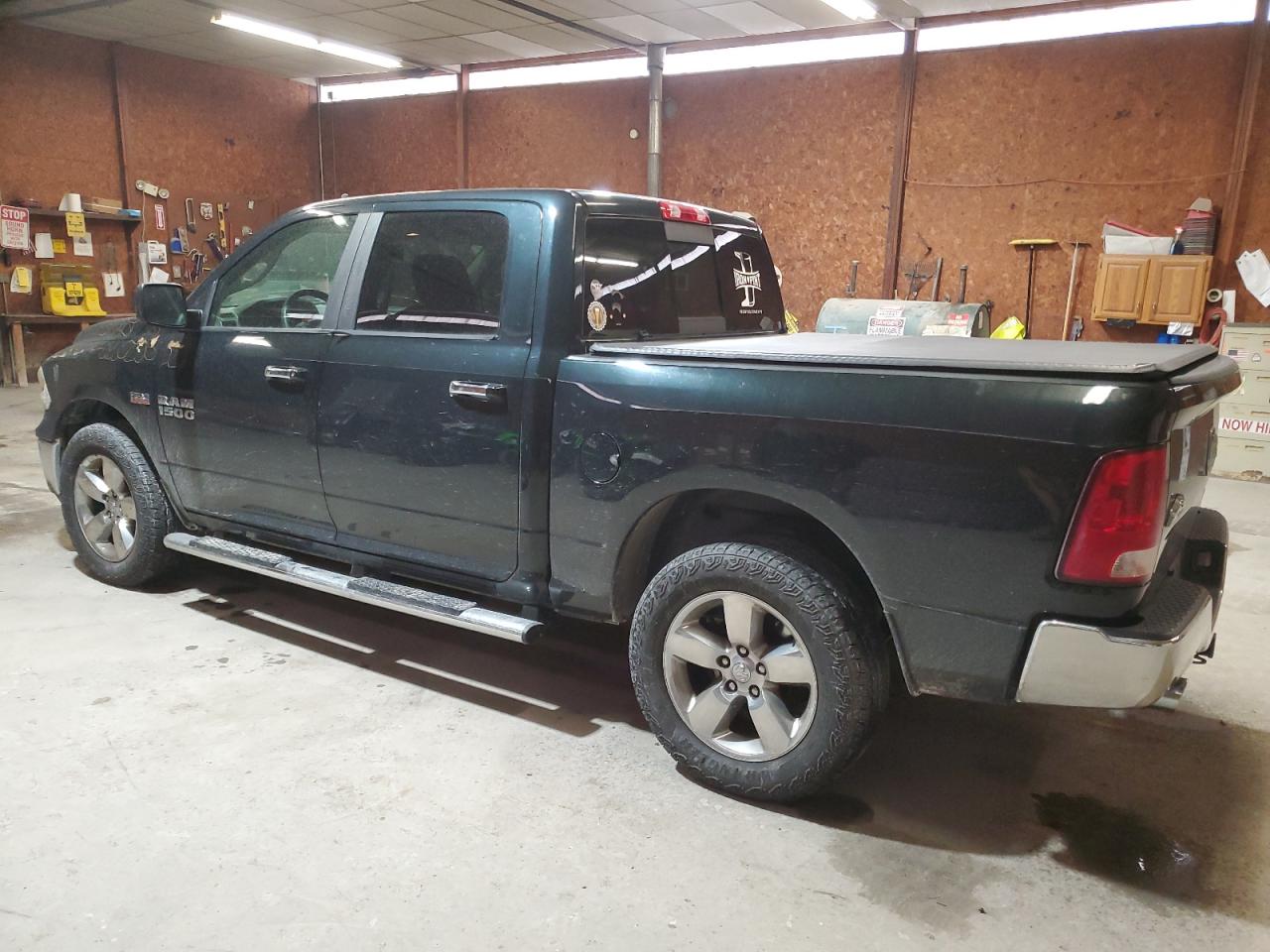 2015 RAM 1500 - Image 2