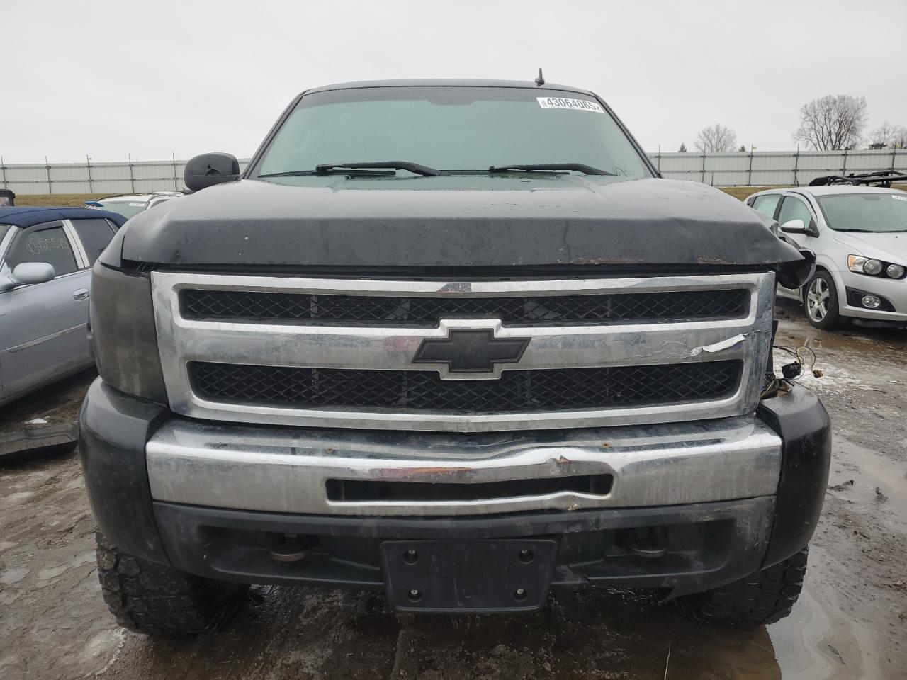 2009 Chevrolet Silverado - Image 5