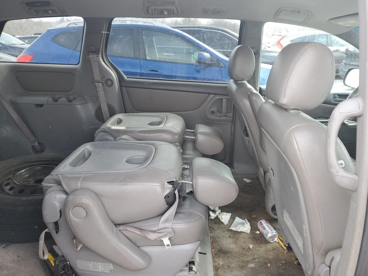 2008 Toyota Sienna - Image 11