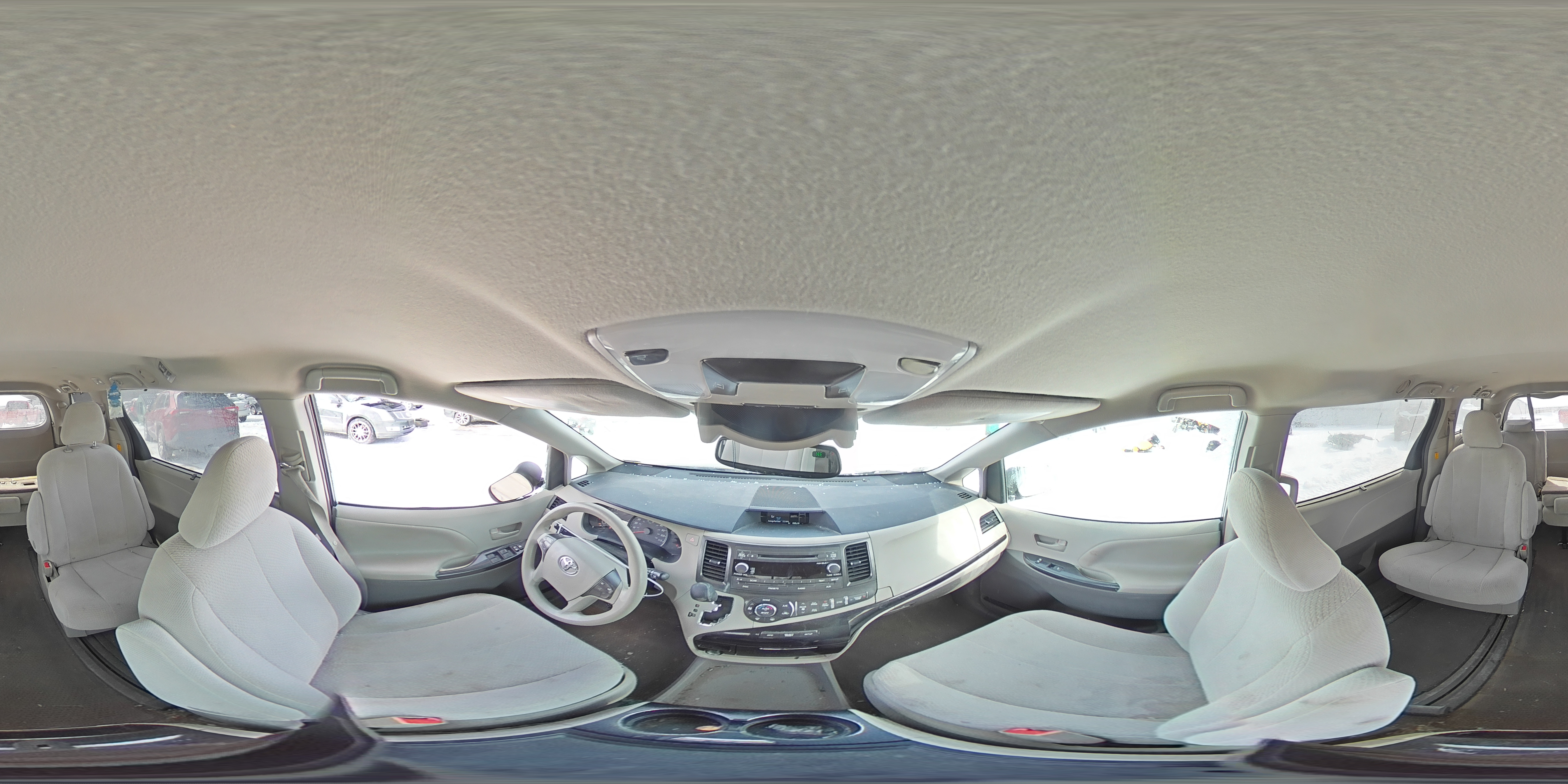 2013 Toyota Sienna - Image 14