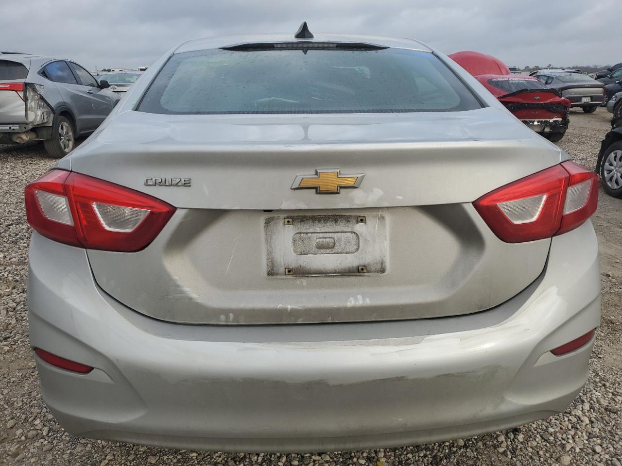 2017 Chevrolet Cruze - Image 6