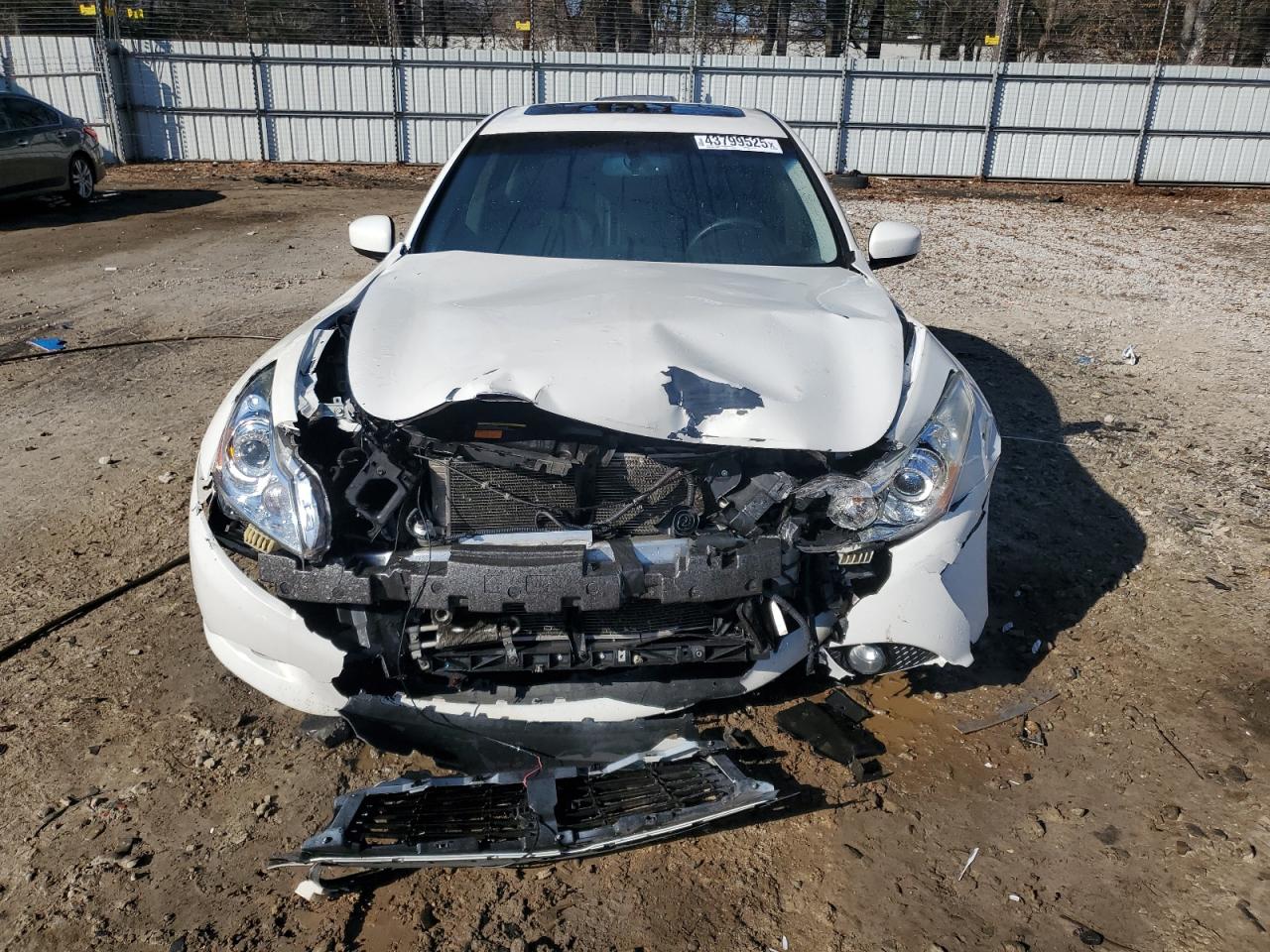 2015 Infiniti Q40 - Image 5