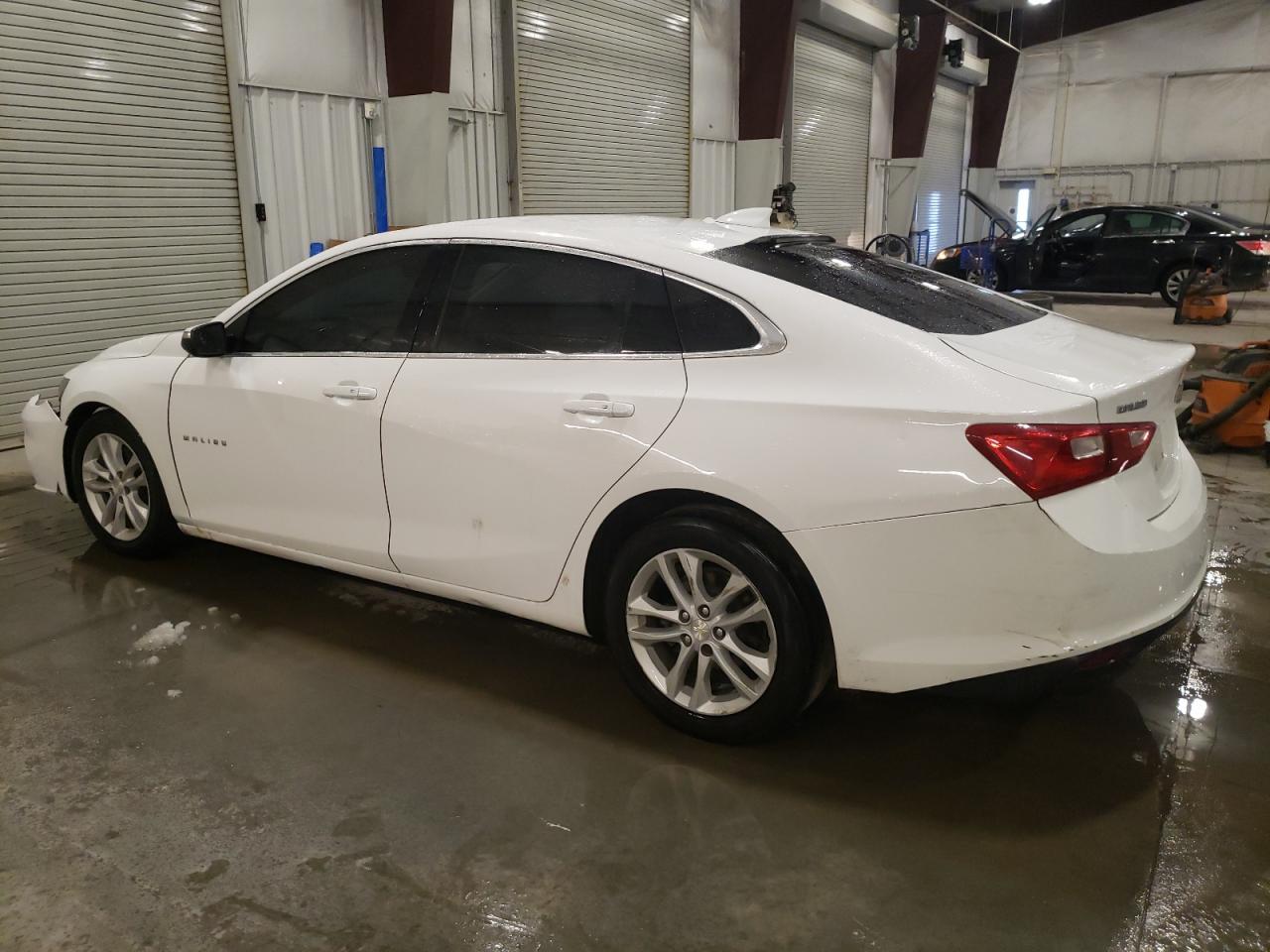 2018 Chevrolet Malibu - Image 2