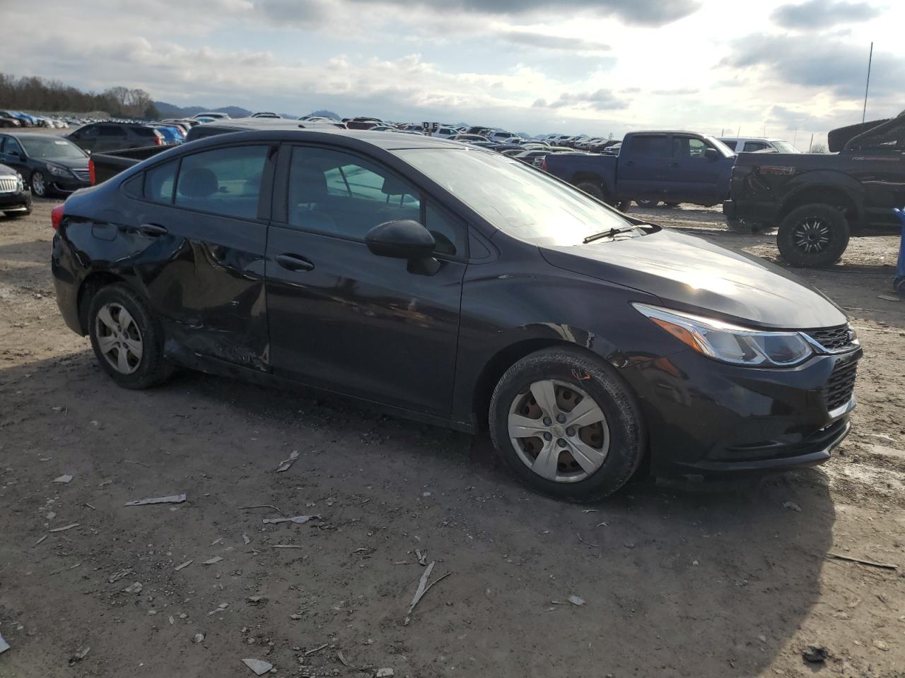 2018 Chevrolet Cruze - Image 4