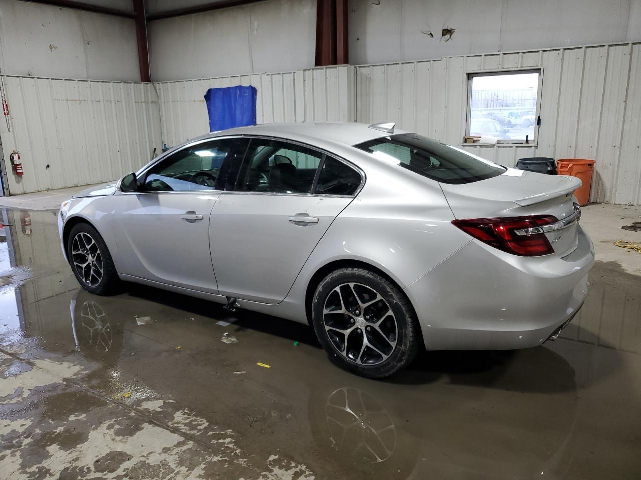 2017 Buick Regal - Image 2