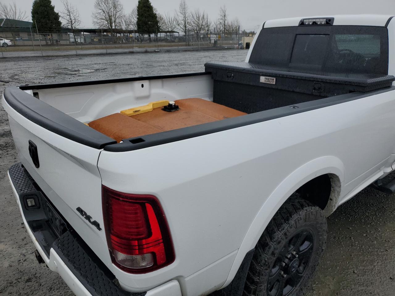 2016 RAM 3500 - Image 10
