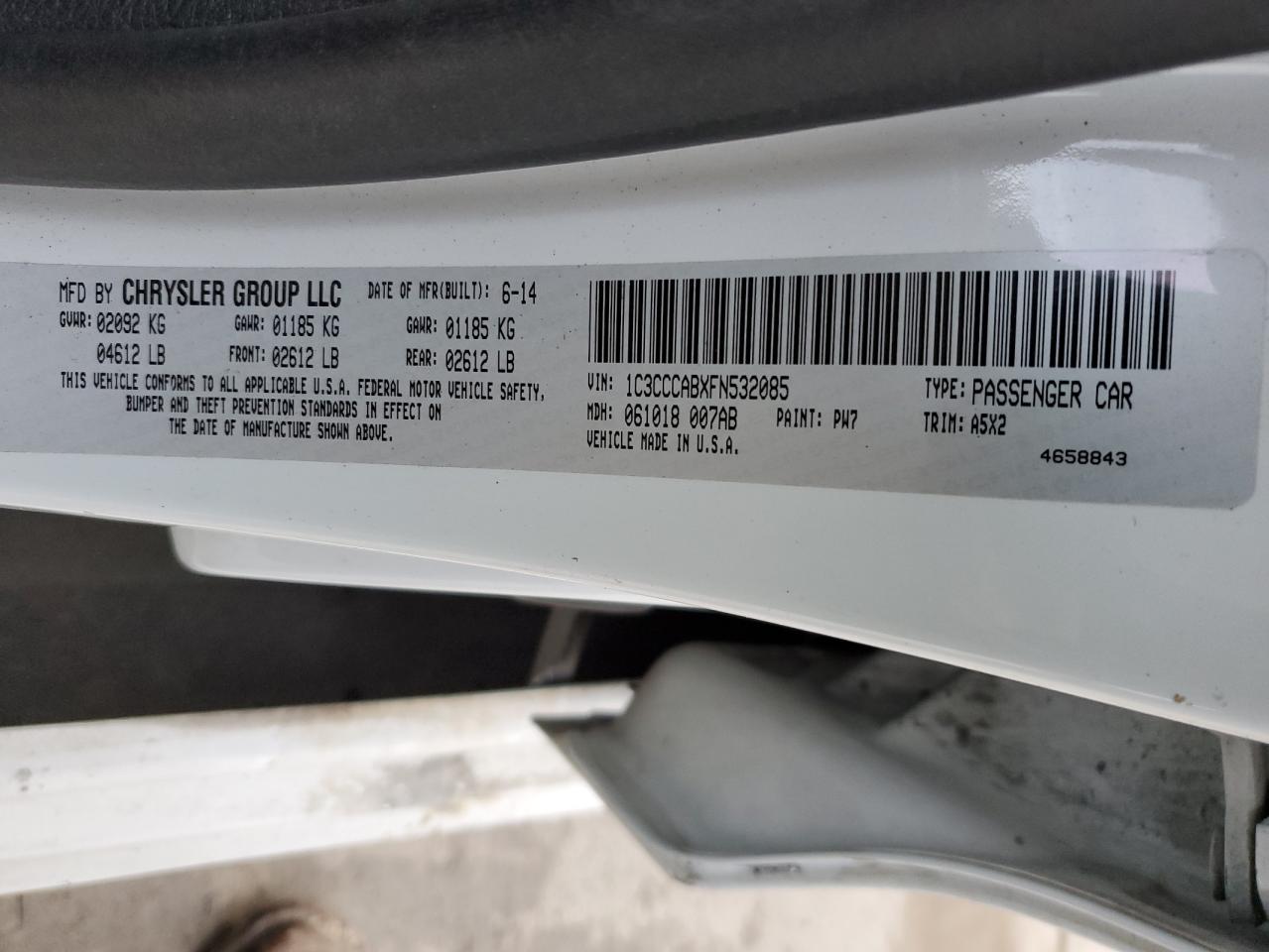 2015 Chrysler 200 - Image 12