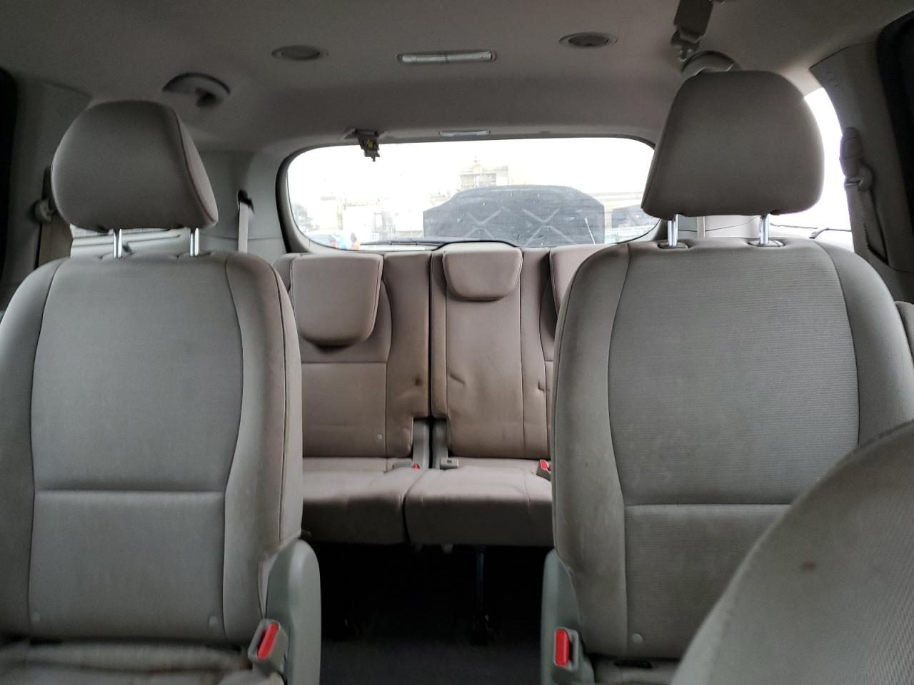 2015 Kia Sedona - Image 10
