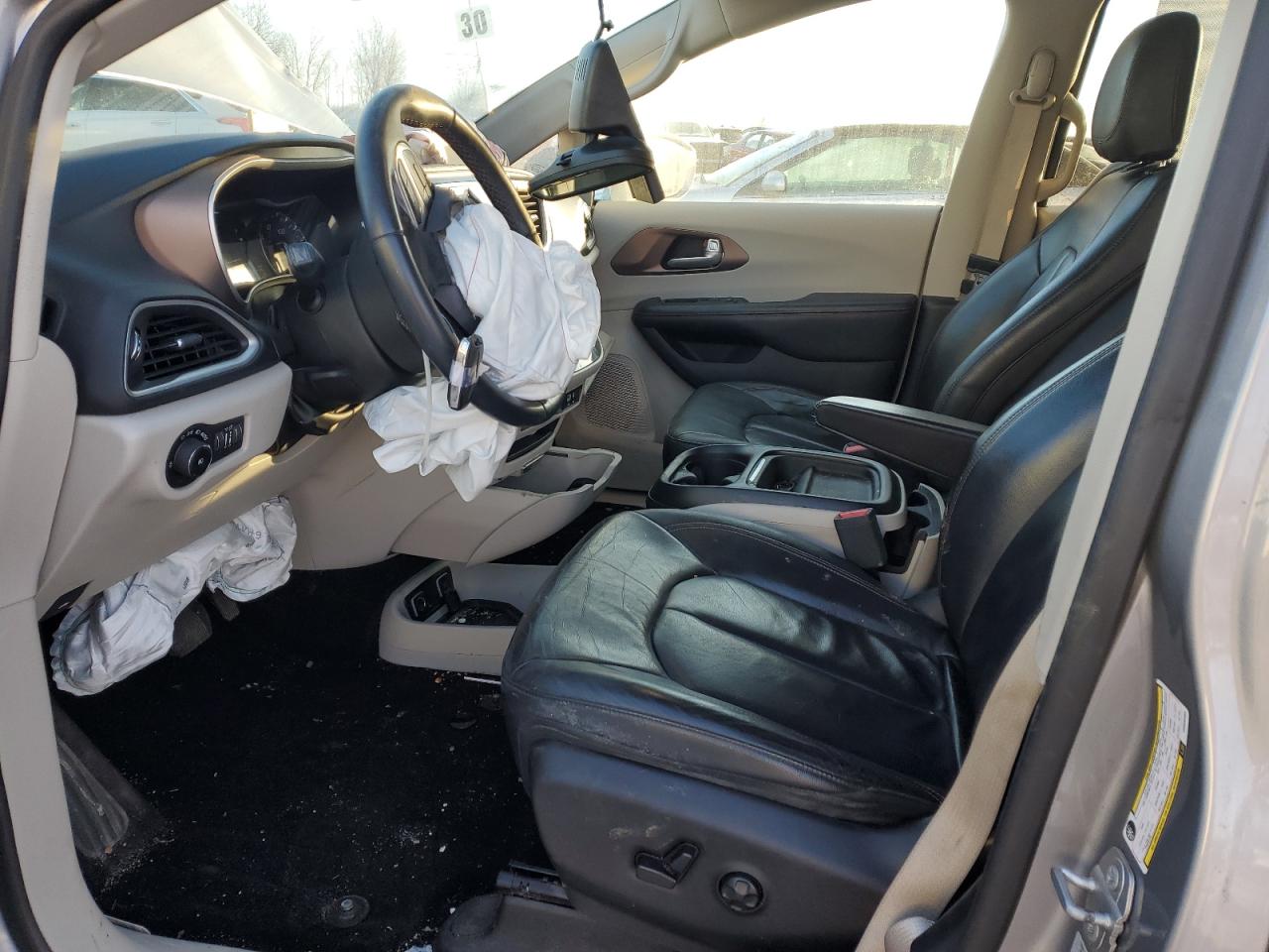 2017 Chrysler Pacifica - Image 7