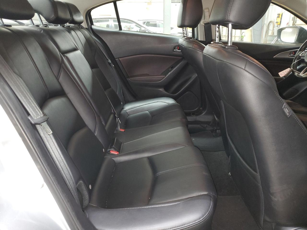2018 Mazda 3 - Image 10