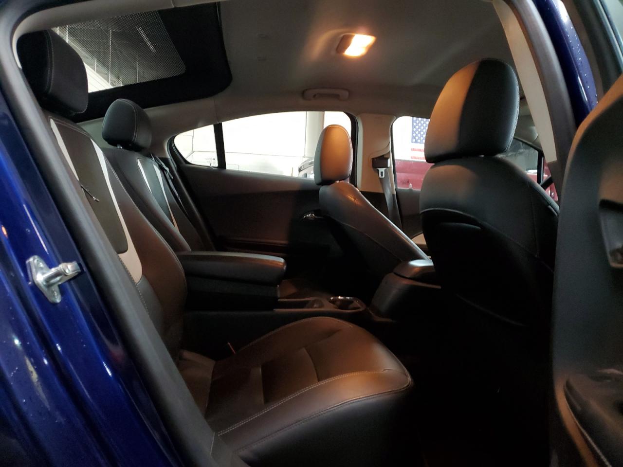 2013 Chevrolet Volt - Image 10