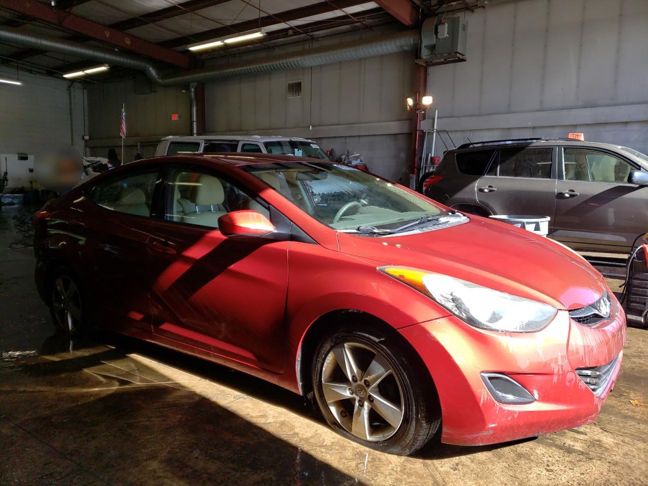 2013 Hyundai Elantra - Image 4