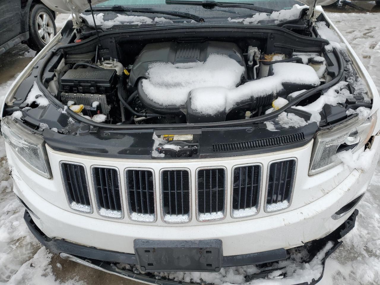 2015 Jeep Grand Cherokee - Image 12