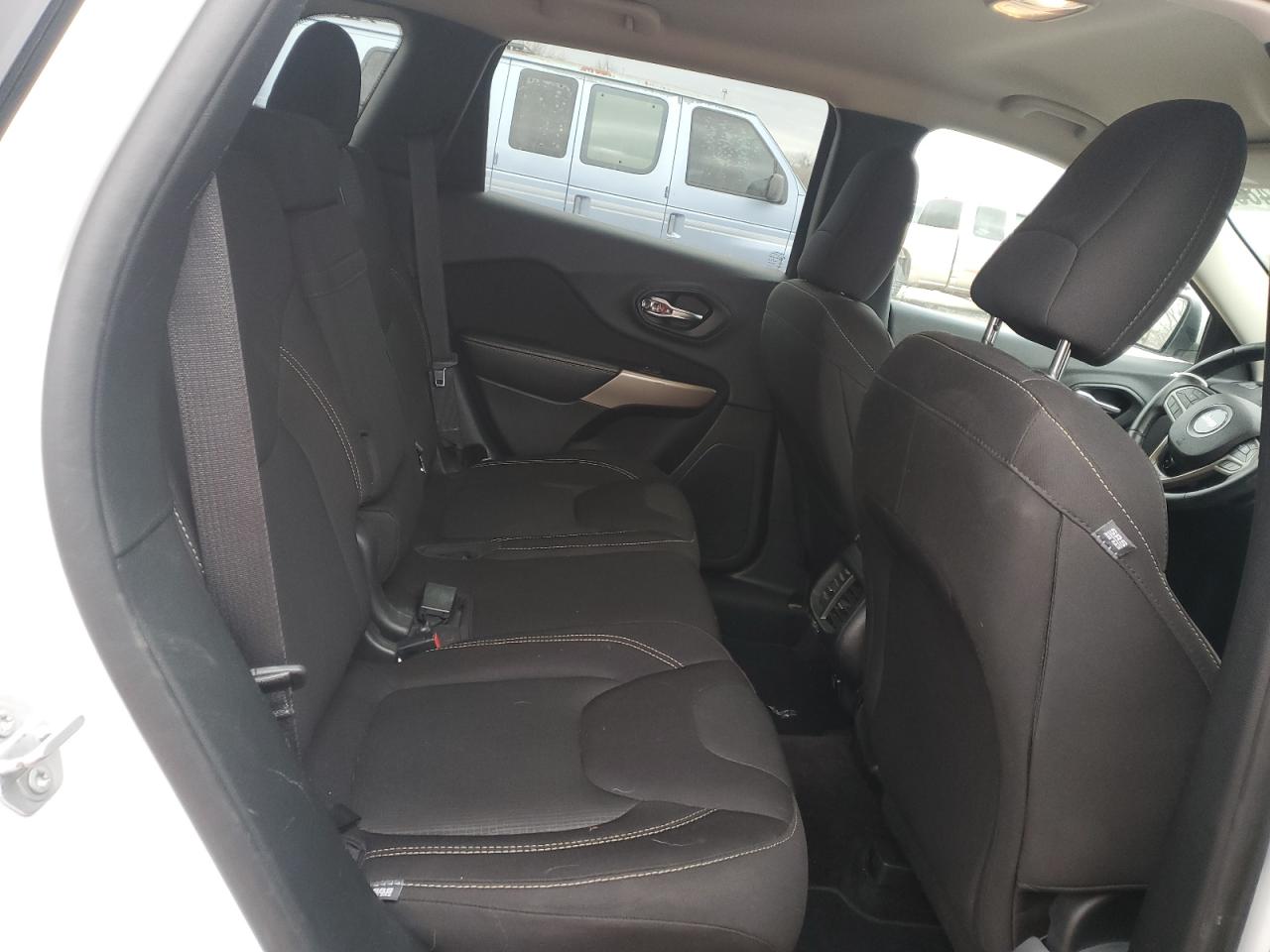2017 Jeep Grand Cherokee - Image 11