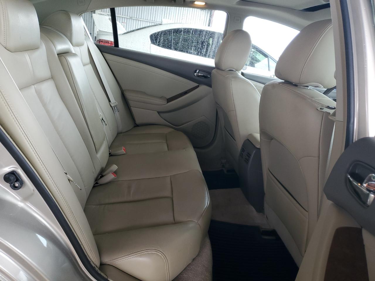 2009 Nissan Altima - Image 10