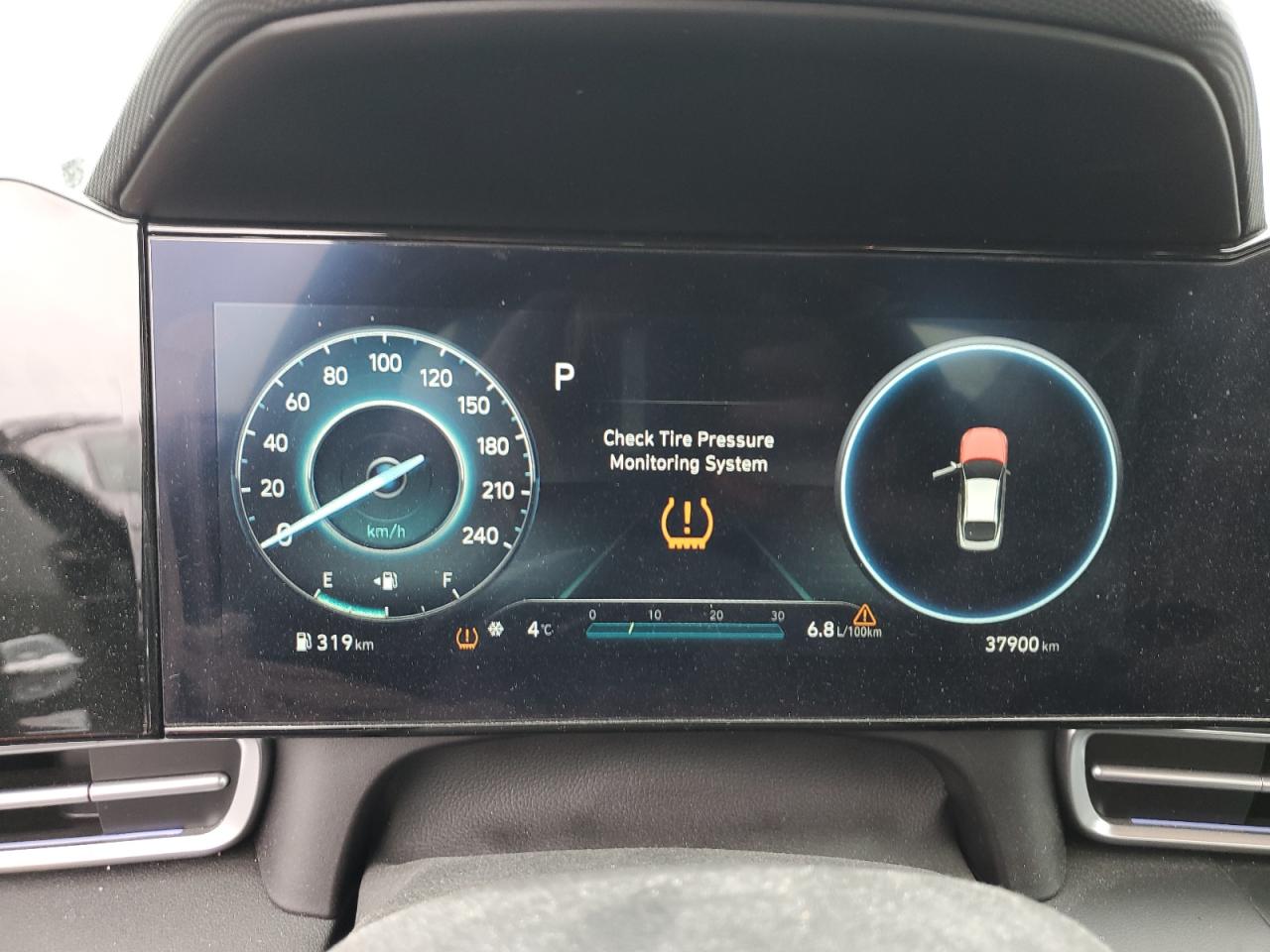 2023 Hyundai Elantra - Image 9