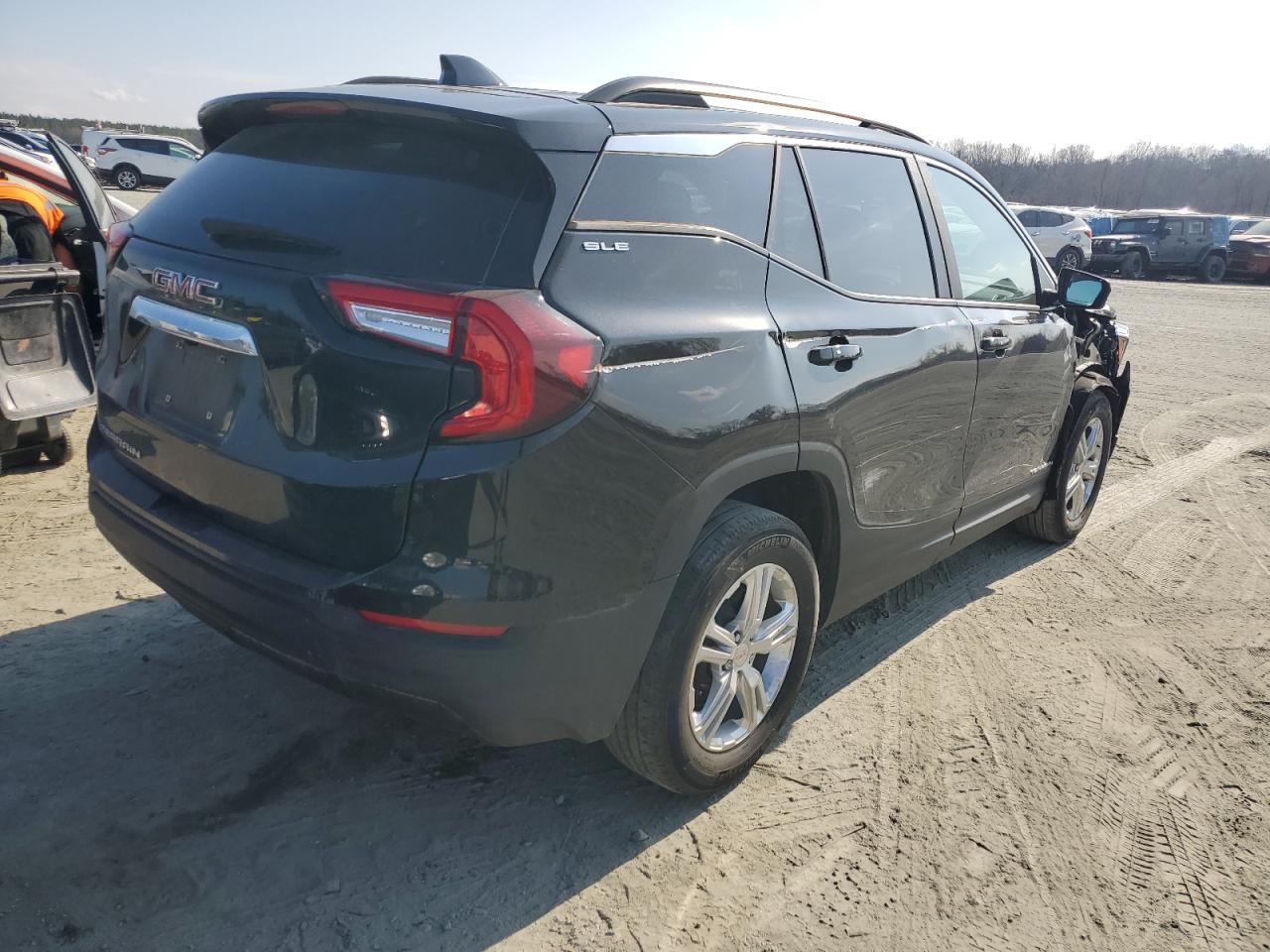 2022 GMC Terrain - Image 3
